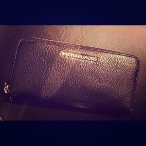 Michael Kors Wristlet Wallet